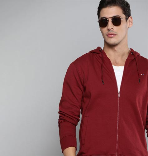 Men Maroon Solid Hooded Sweatshirt